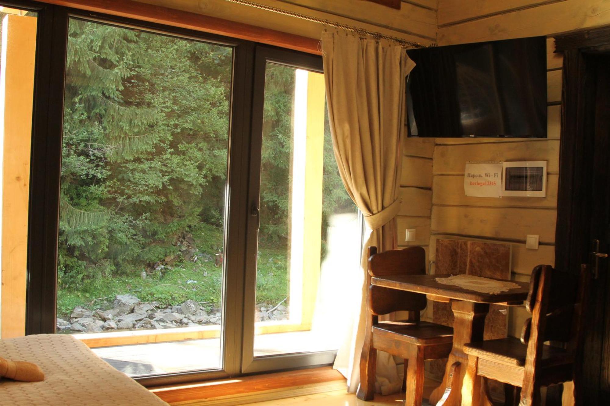 Hotel Berloga-Sinevir Synevyrsʼka Polyana Habitación foto