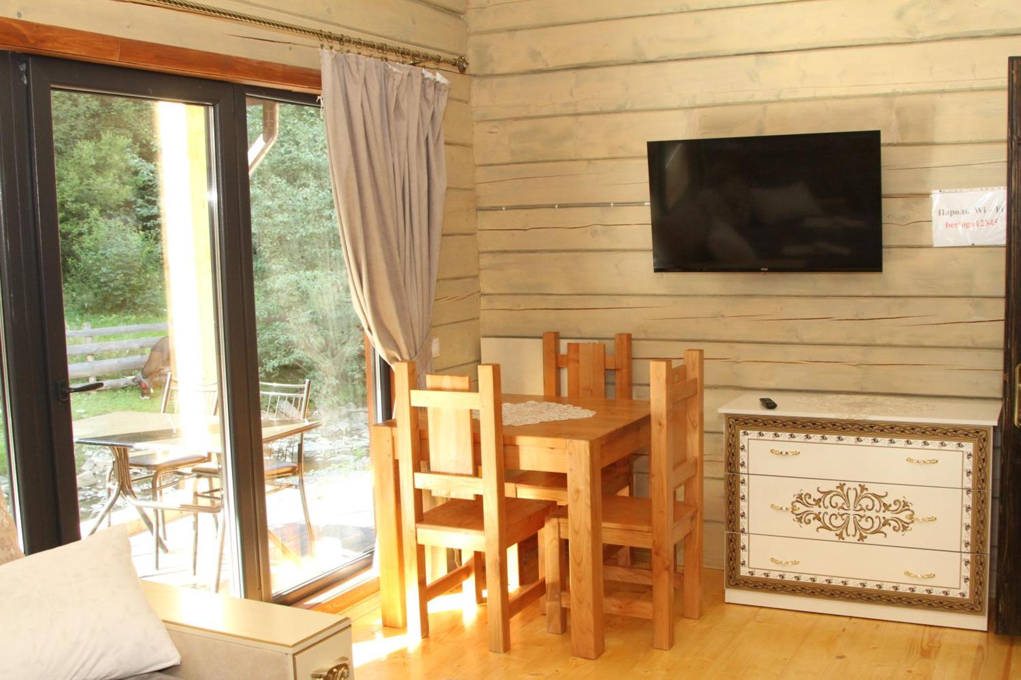 Hotel Berloga-Sinevir Synevyrsʼka Polyana Habitación foto
