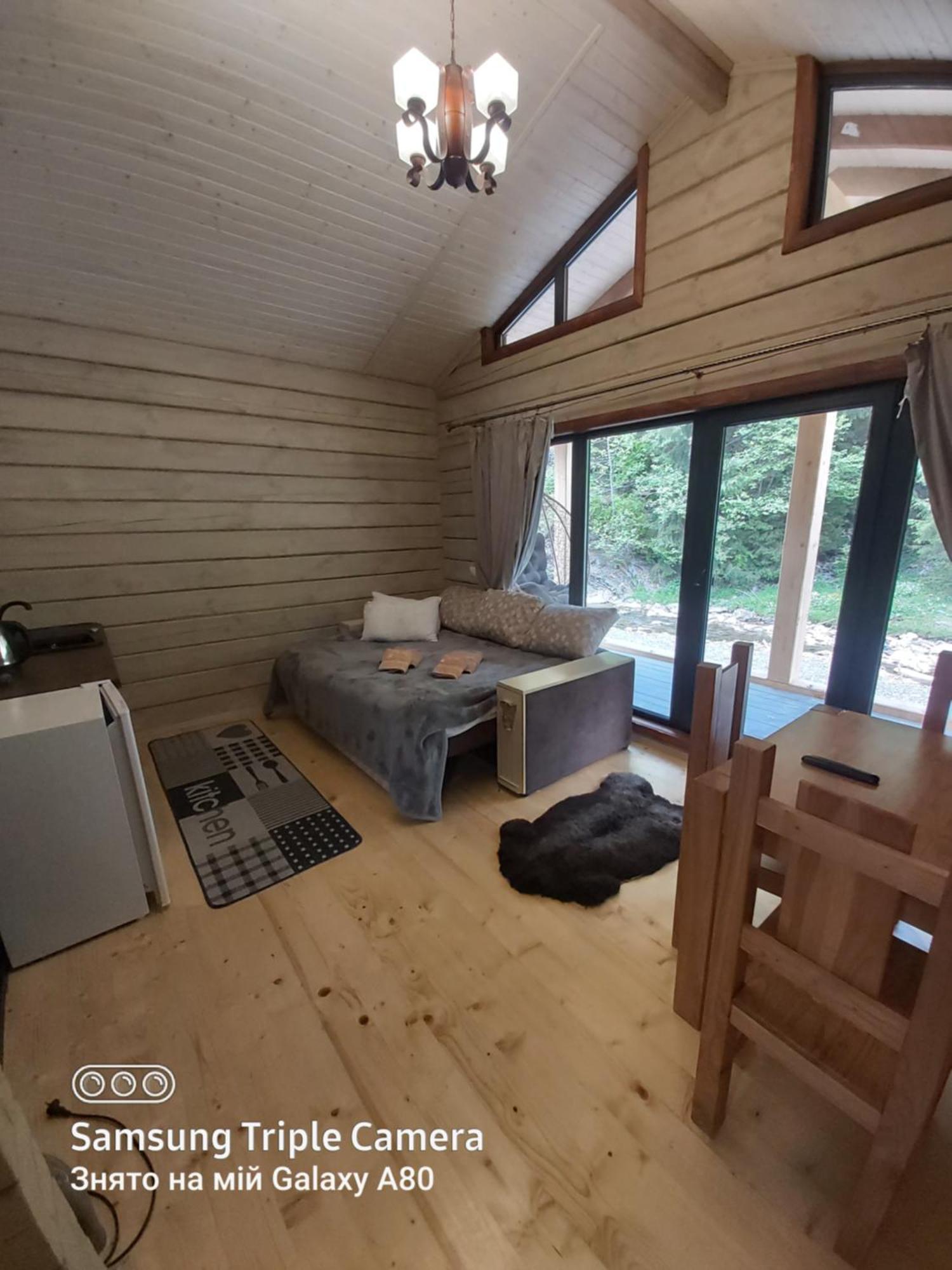 Hotel Berloga-Sinevir Synevyrsʼka Polyana Habitación foto